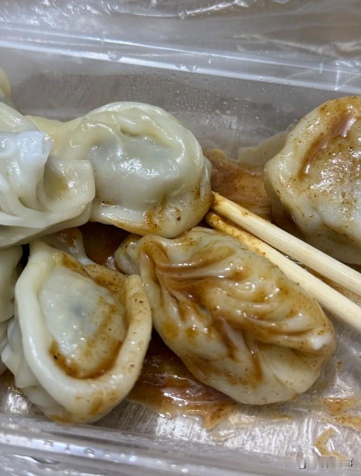 沙县蒸饺是预制的吗？可以天天吃吗
不知道是什么陷的。这上面的酱也不知道是什么酱，