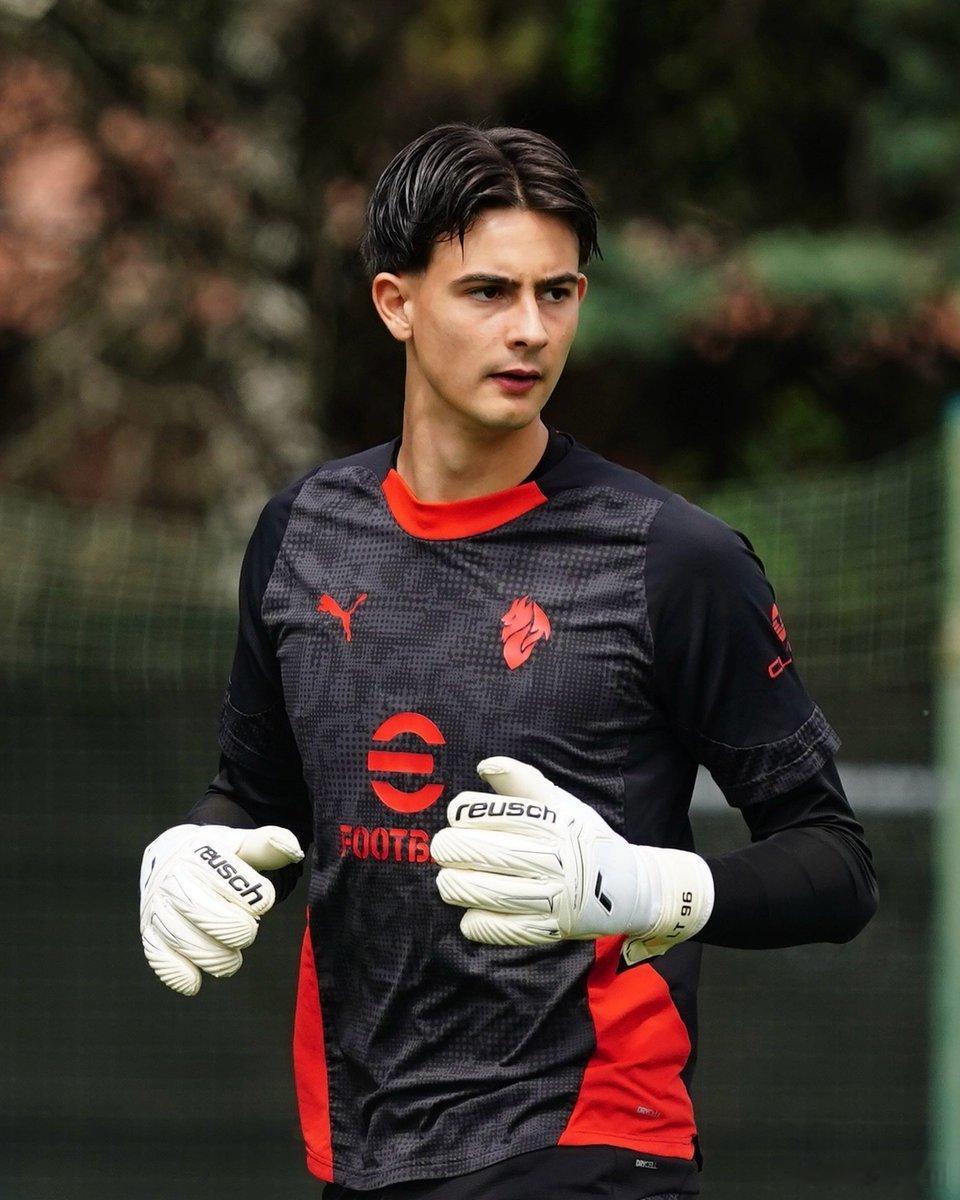 【L.比安津】🚨⭐️🔴⚫️年轻门将托里亚尼🇮🇹在不久的将来有望正式锁定A