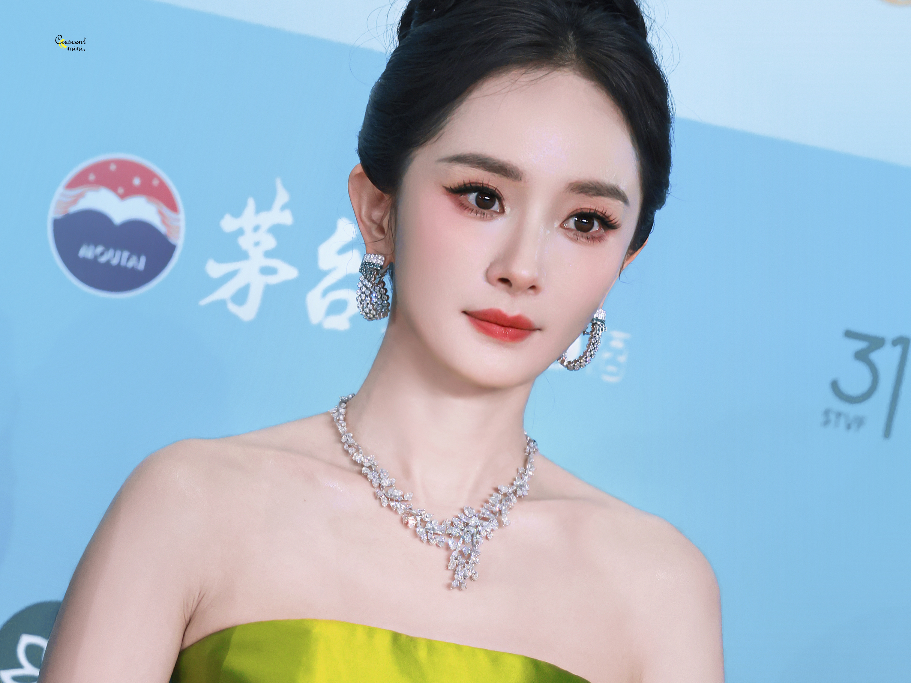 杨幂白玉兰G社生图杨幂生图 
