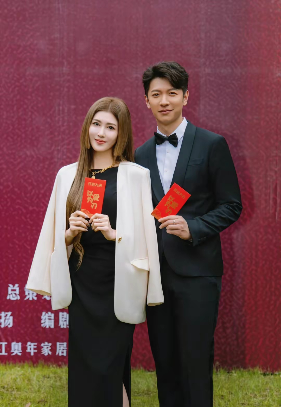 #李彩桦去拍短剧了#家人们，现在短剧这这么卷了吗？据说名字叫《以爱为刃》，按照短