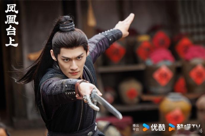 《凤凰台上》汪卓成古装体态的确是挺不错的呀，没有想到这一次演一个暗恋哥呀！好期待