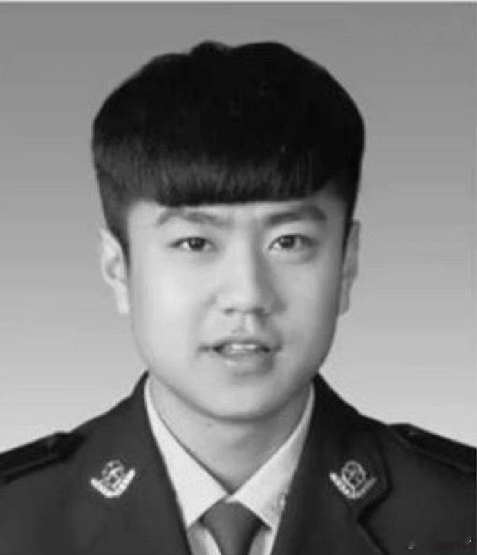 辅警魏泽坤，2018年8月20日凌晨，为营救被洪水围困的人民群众过程中，不幸被洪