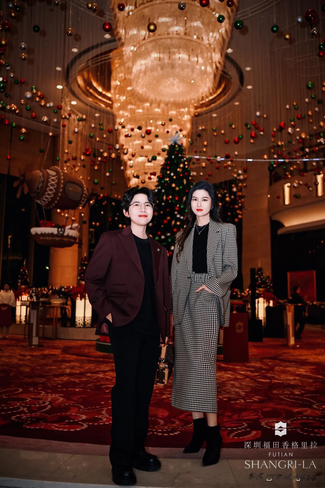 圣诞季的氛围感拉满啦！昨天去福田香格里拉酒店参加圣诞亮灯仪式，忍不住想感叹一句?