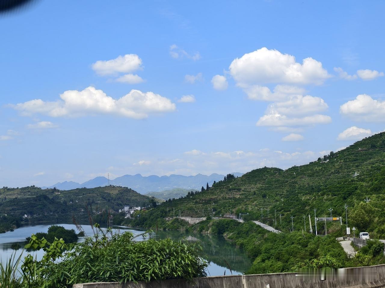 山清水秀，自驾湖南湘西土家族苗族自治州保靖县途中的风景。晒图笔记大赛