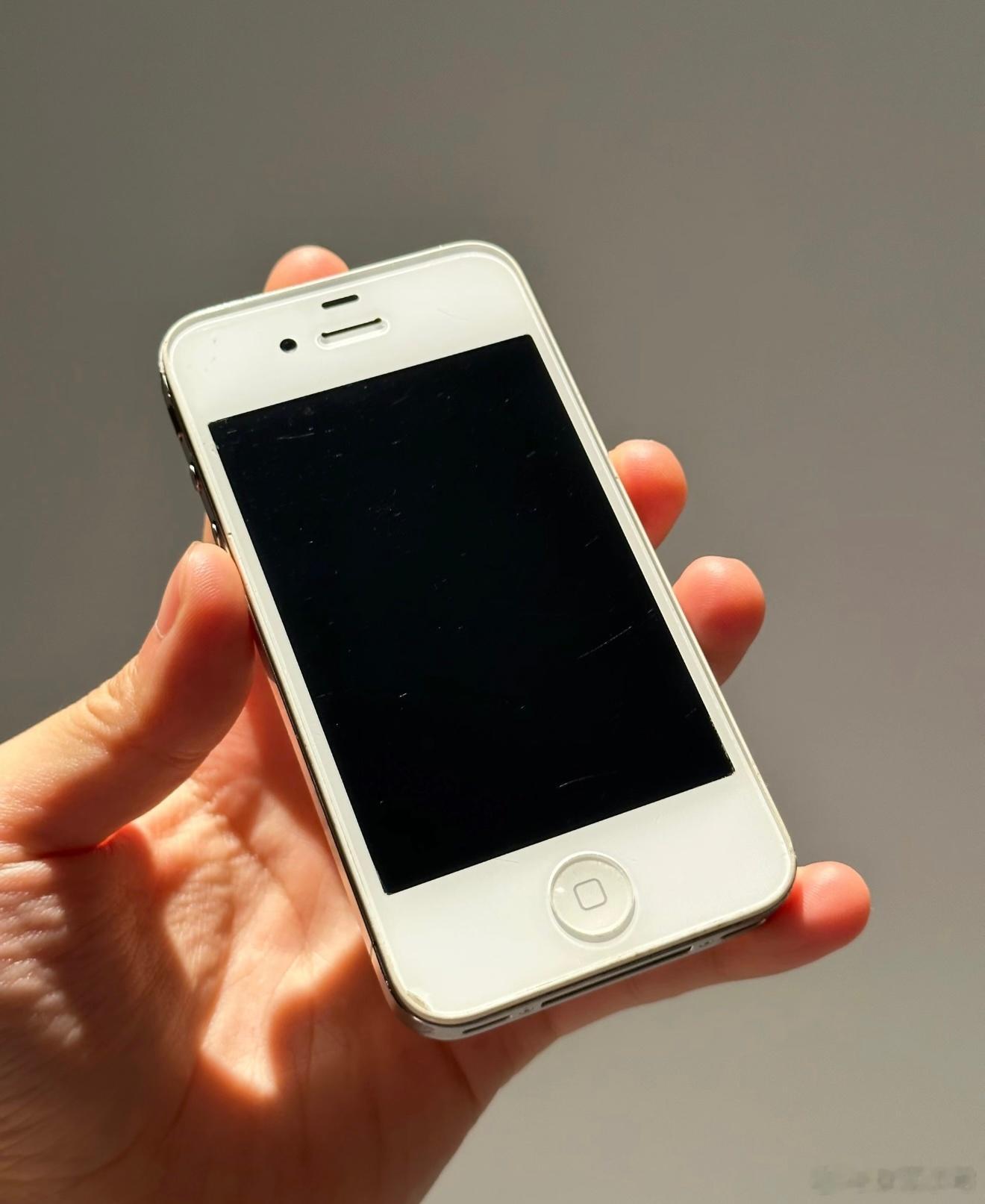 iPhone4S为何突然迎来第二春 55块要什么自行车，女生出去玩拍点复古照片这