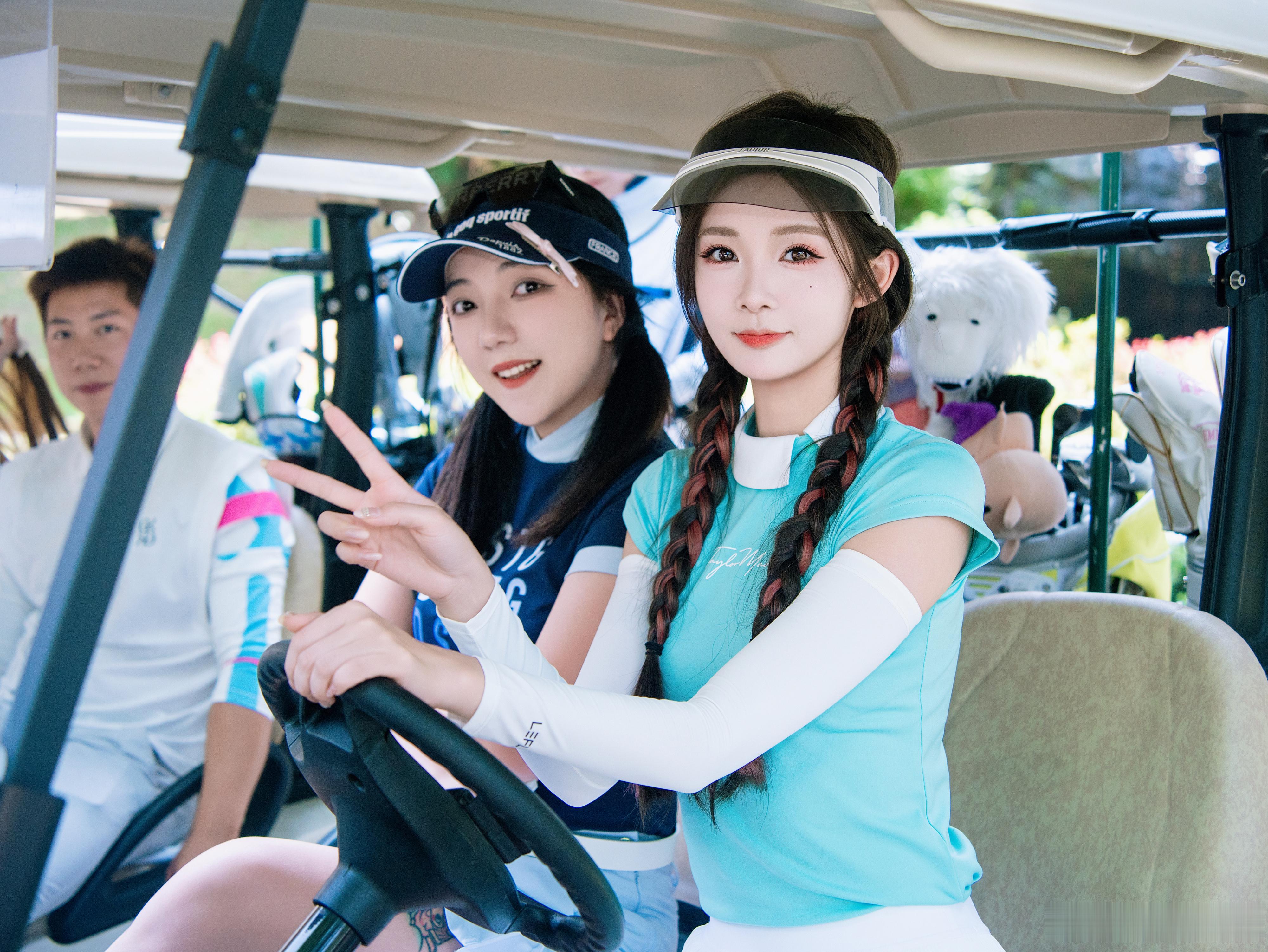 女孩子哪有什么退路，父母不是退路，结婚不是退路，唯有经济独立 才能让灵魂挺拔。 