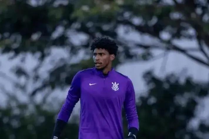 皇马砸5000万抢人，巴萨只能捡漏
 
毕尔巴鄂刚想留人，皇马直接拍解约金。尼科