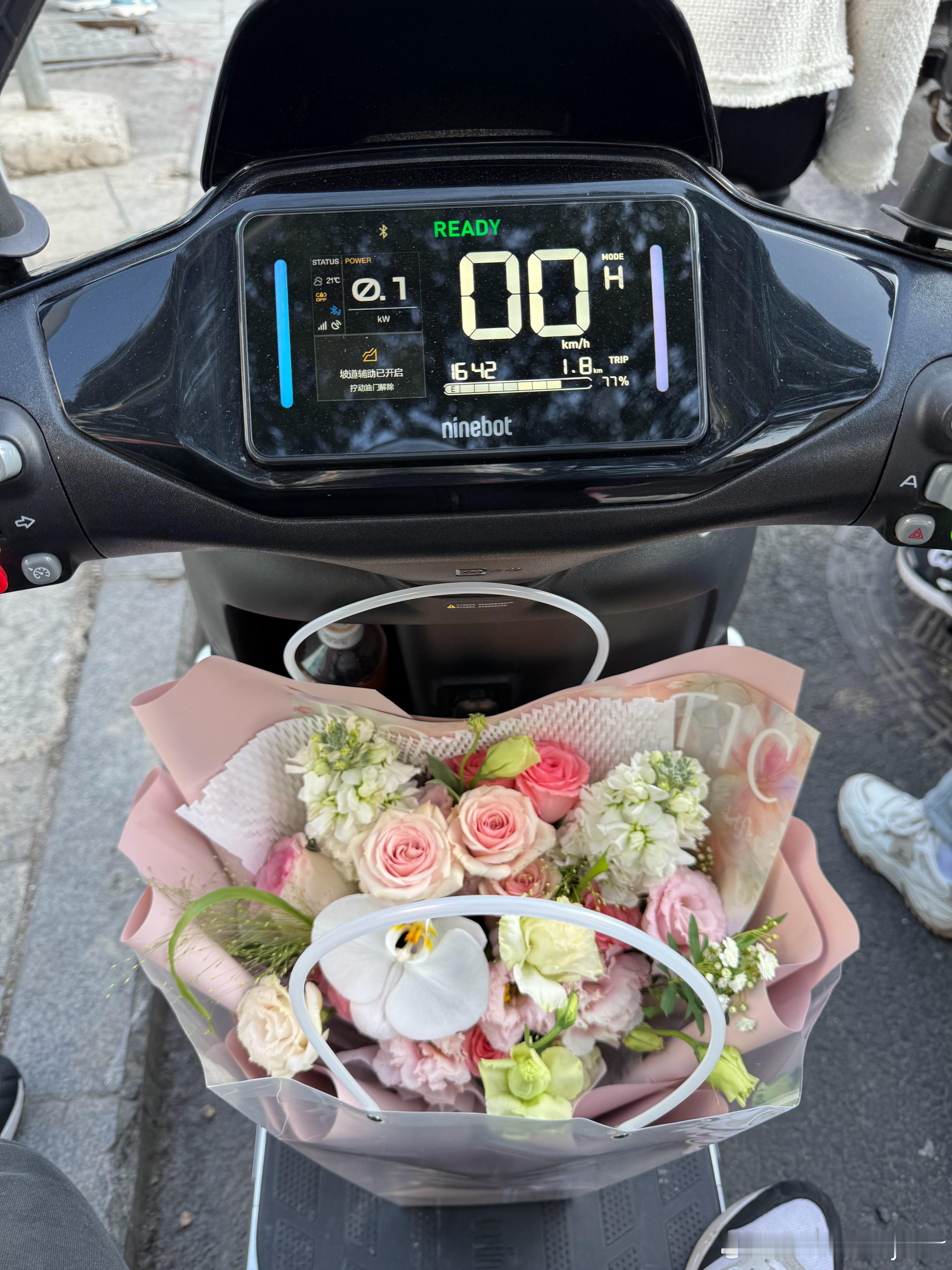 毕业6年存130万小伙每月吃饭500元不知道这个保不保真么，同样的剧本我也会拍[
