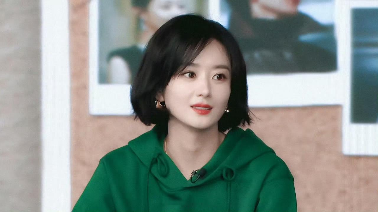 短发圆脸小可爱呀奶萌奶萌的小栗子 
