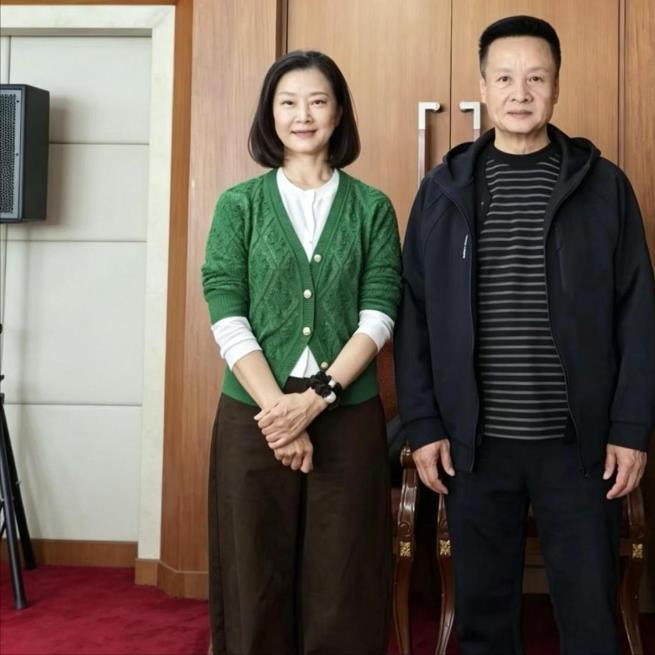 差点没认出来，这是宋祖英？
昔日在舞台上唱“辣妹子辣”的靓丽美人，如今竟然成了慈