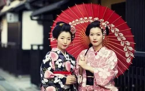 当年日本真的是无条件投降? 我们都被骗了, 其实有三个无耻条件!

日本人本来就