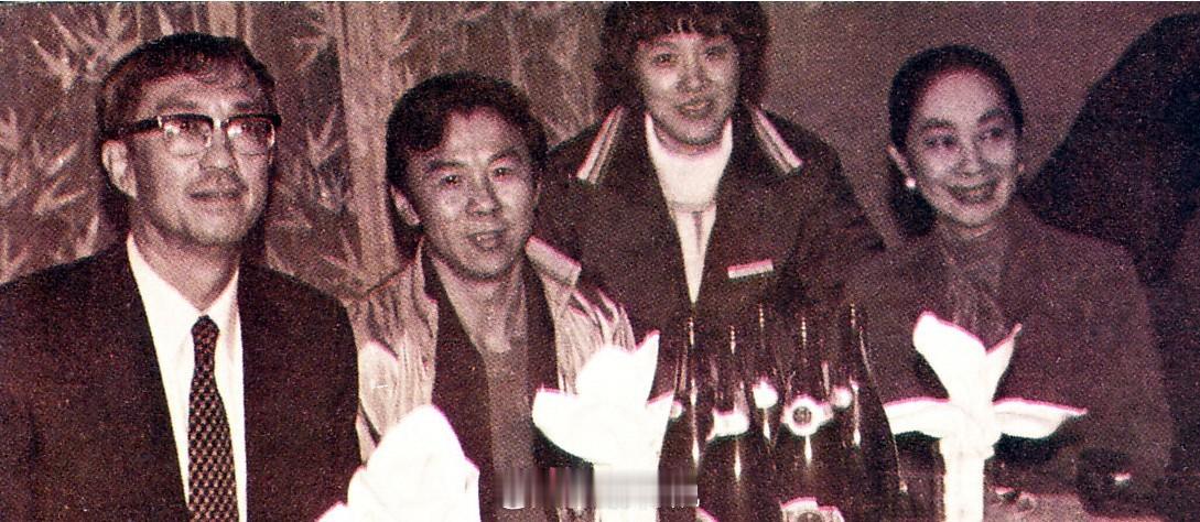 #電影傳說扫描# 1984年的文体互动，#中国女排# 的袁伟民主教练、#郎平# 