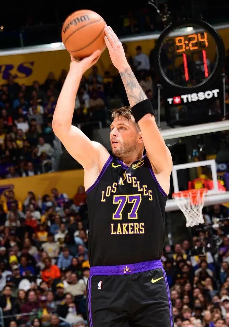 77现在攻击禁区能力下滑了
还没坎宁安能突了，坎宁安一直挺能突的，他只是慢点，但