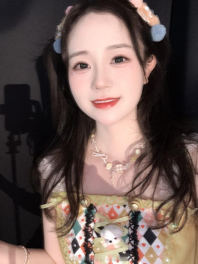 一万多的苹果不舍得买，两万多的股票说亏就亏有人看段子，有人照镜子🤡 ​​​
