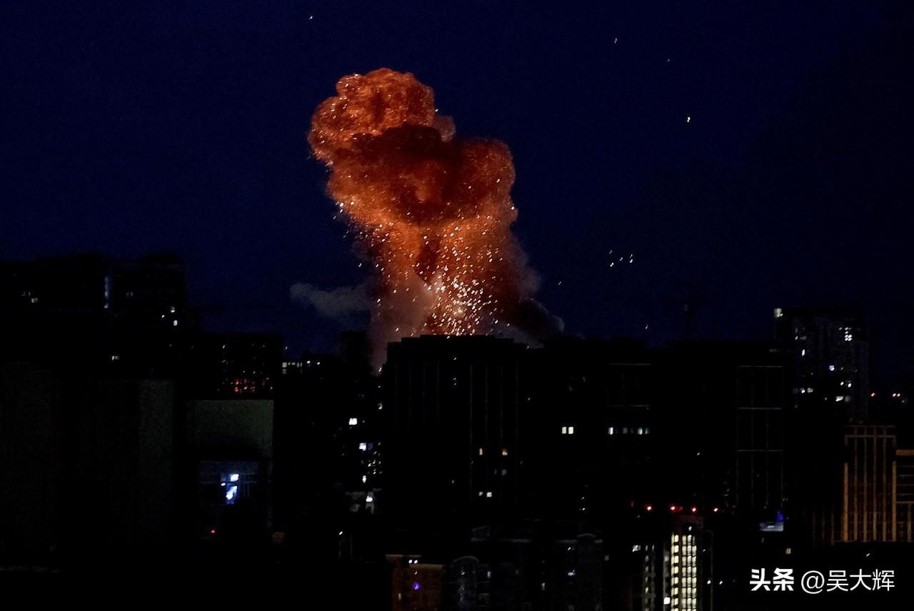 7月6日，俄罗斯国防部证实，俄军投入陆基、空基、海基远程高精度导弹，搭配攻击无人