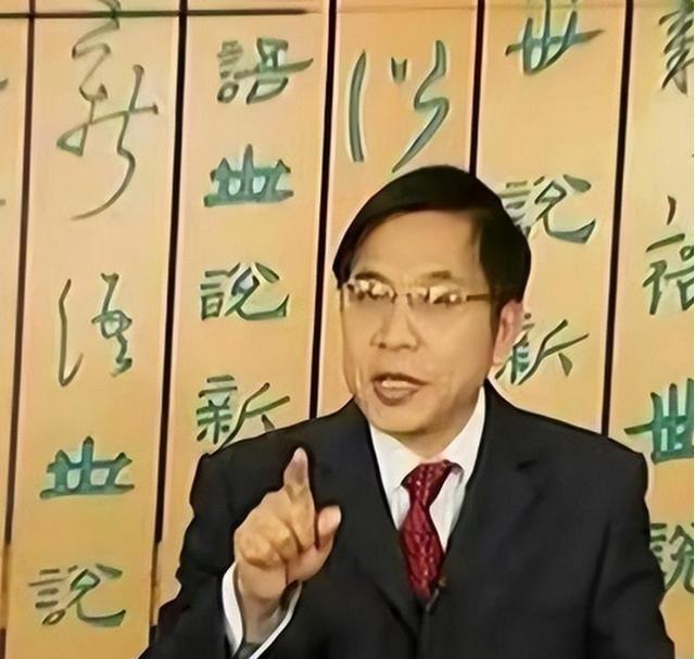 “中医不灭，天理难容？”中南大学的教授张功耀发起万人签名，要求取消中医药，这是一