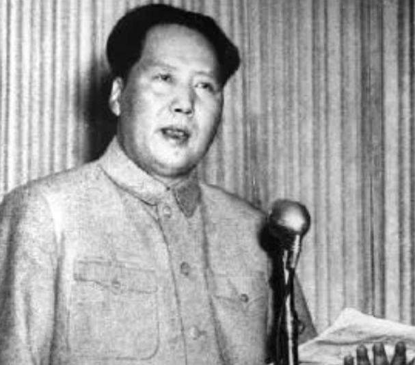 毛主席曾经说过，他一生中有两个决策最难决断，一个是1946年与国民党决裂，一个就