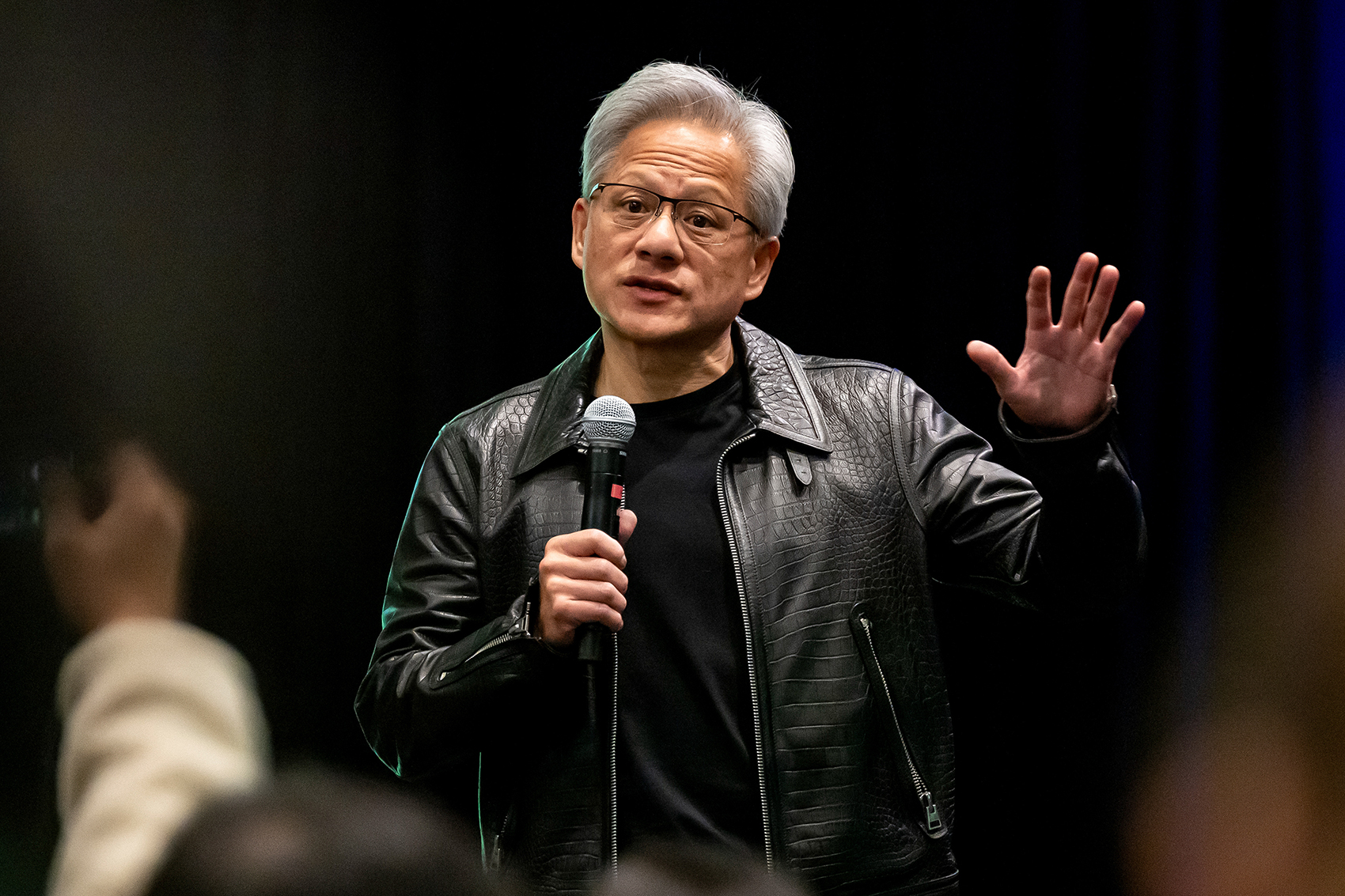 黄仁勋90分钟小范围交流实录！谈DeepSeek、华为、小米
