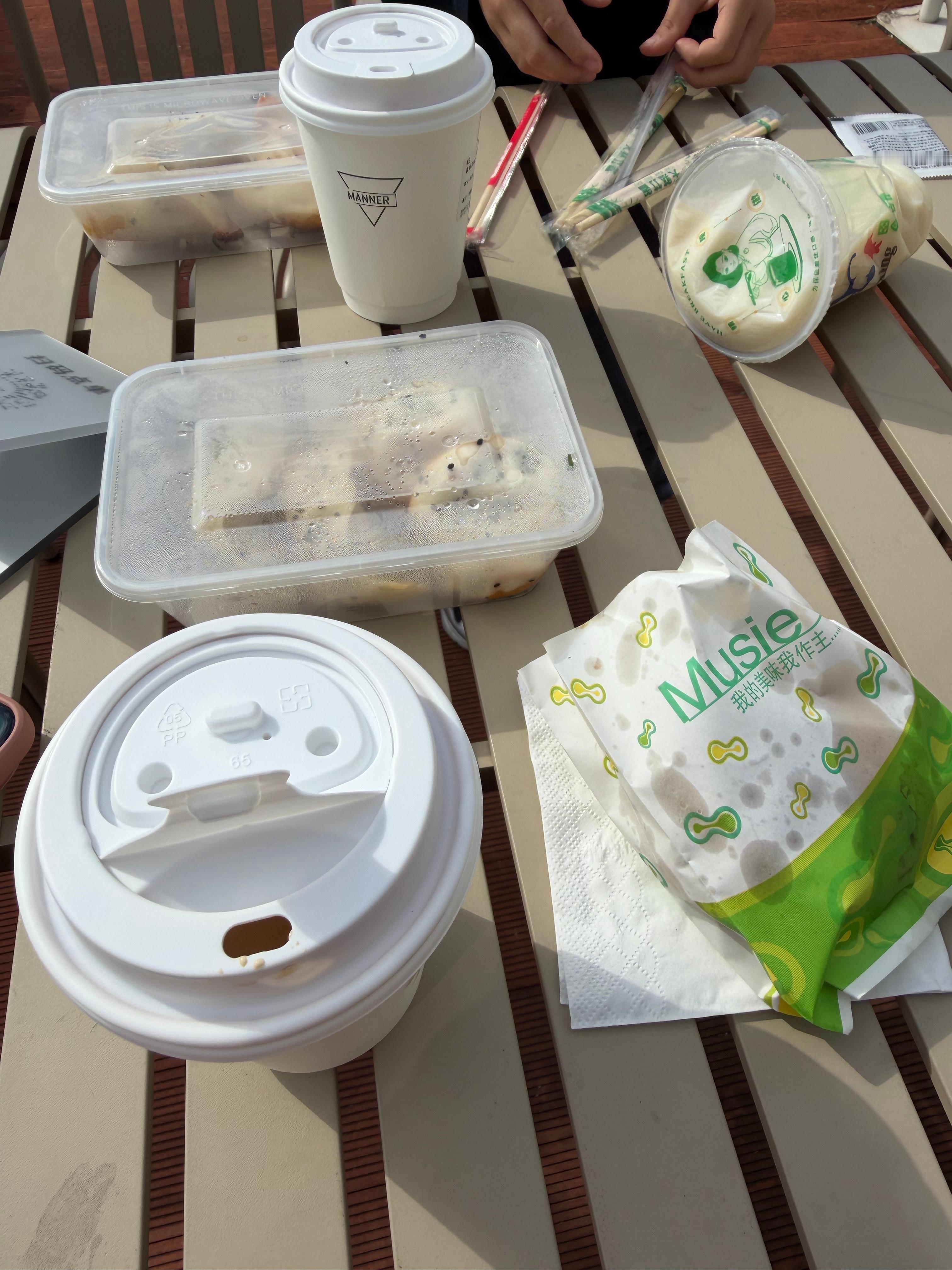 儿子做作业，中西合璧的早晨 ​​​
