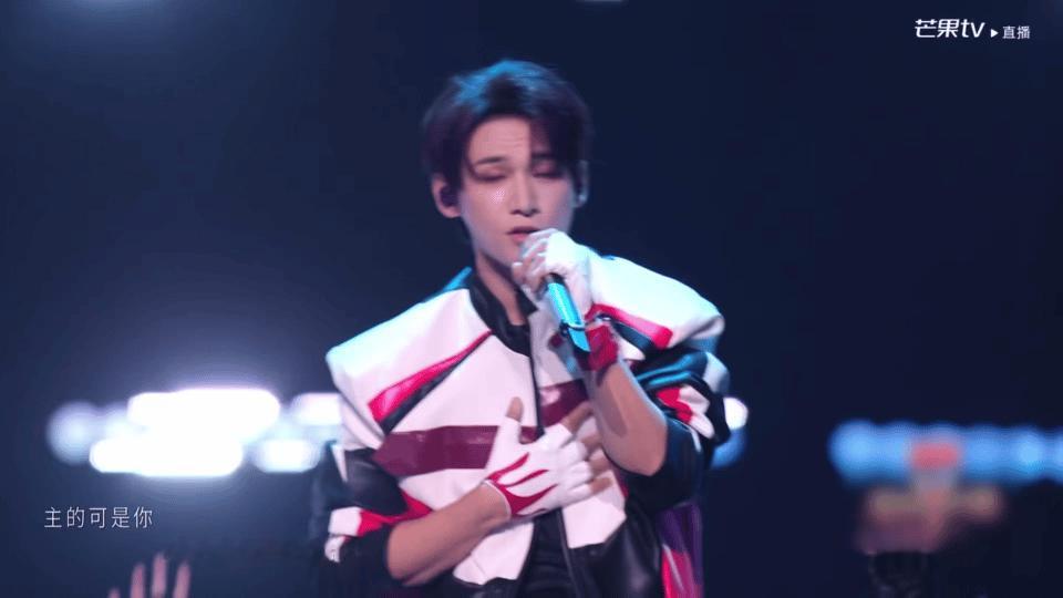 姚琛全开麦唱跳敢全开麦高强度唱跳本身就很加分，人声干净不掺水，每一场舞台都拿出十