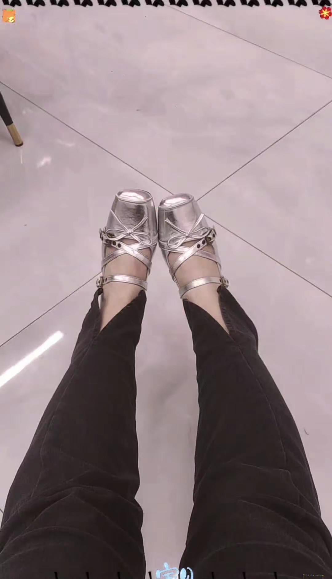 脚上的小甜美藏着少女心，不管几岁，少女心是一辈子的浪漫，无关年纪………