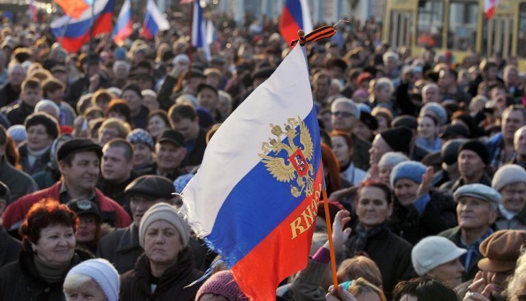 俄罗斯改变战术了，号召乌克兰各州举行公投，决定是否加入俄罗斯。
这并非孤例——