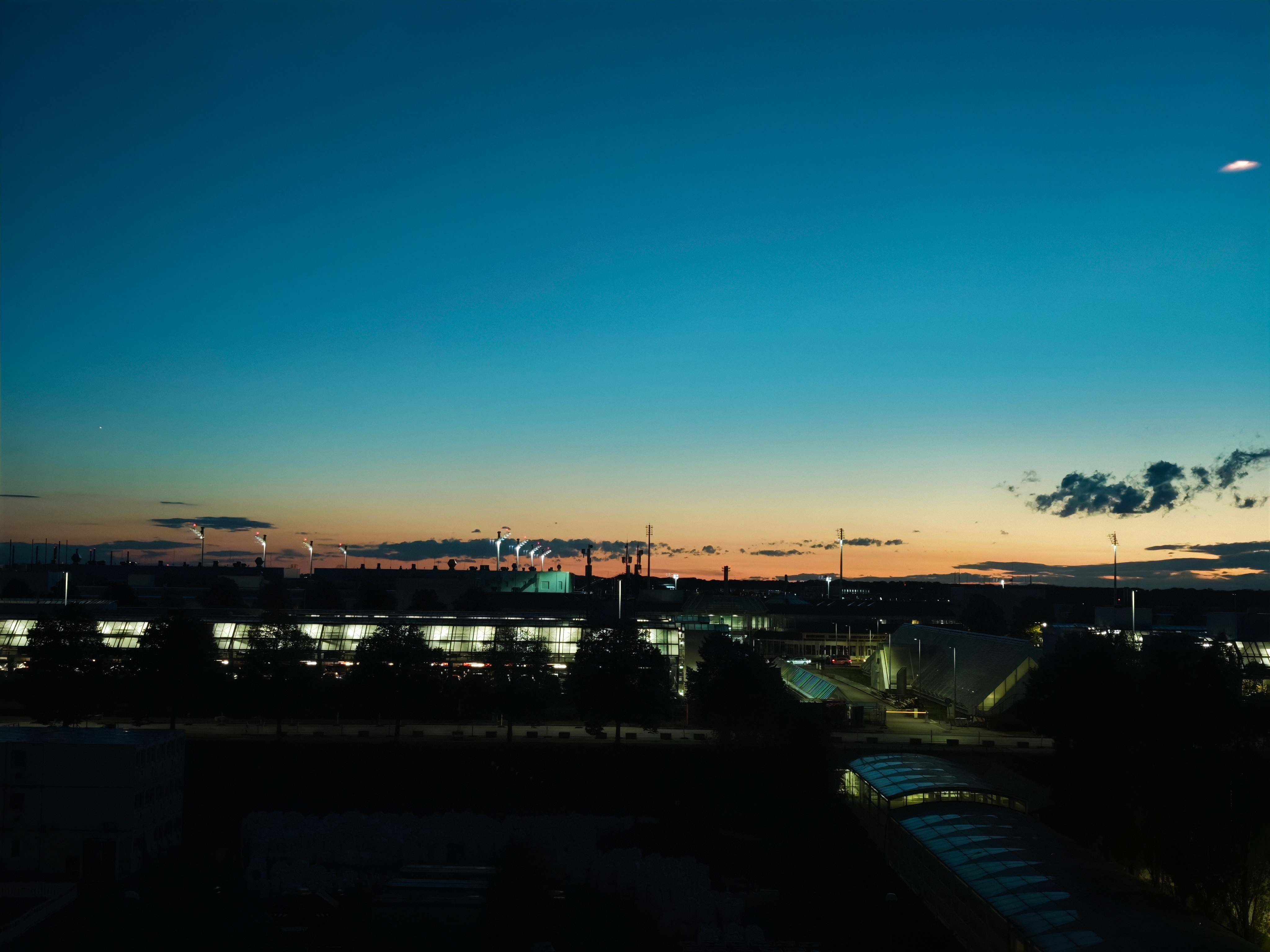 从Gute Nacht到Guten Morgen，晨练完毕，妈的，德国老头体能真