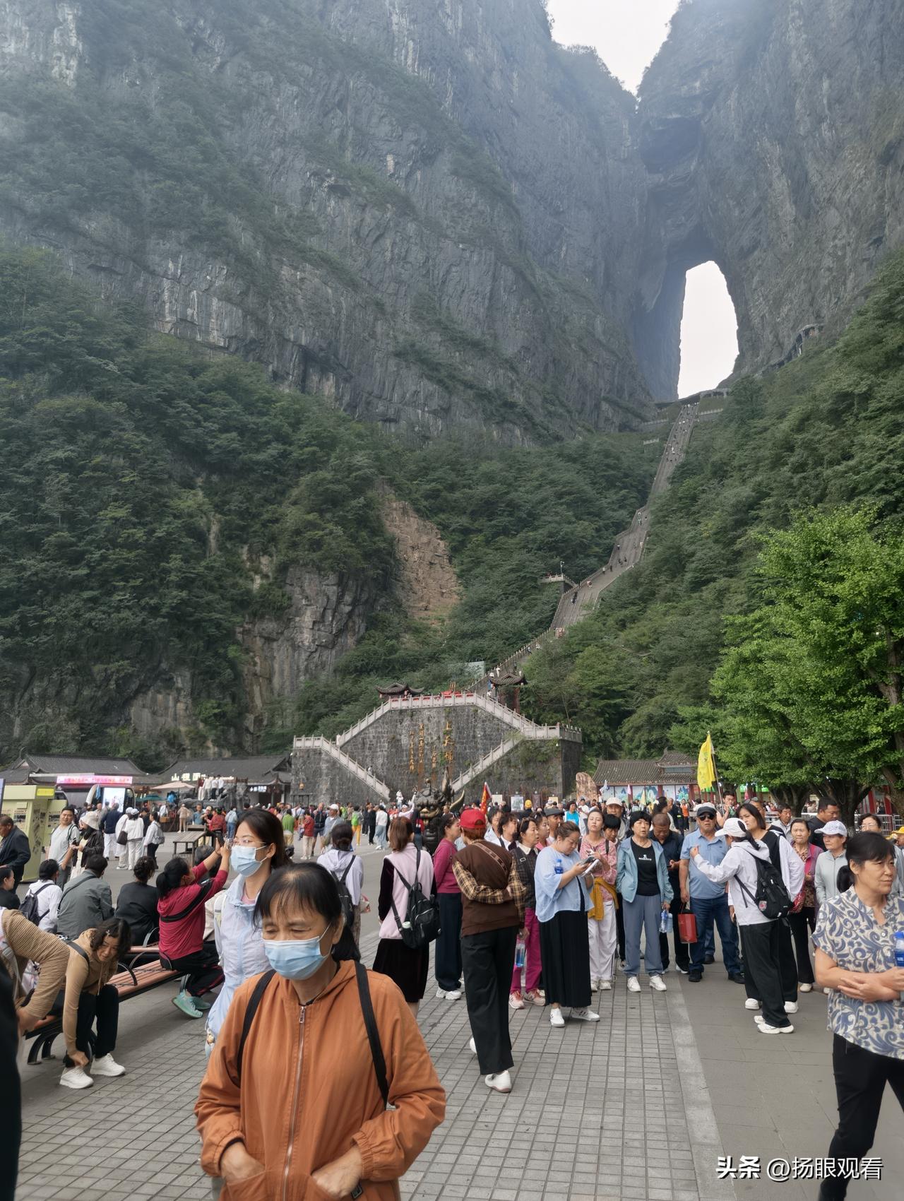 都说不到天门山，等于白来张家界！因为这里才是现实版的人间仙境、云端天宫！
坐亚洲
