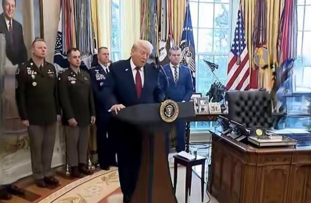 美军空袭叙利亚，特朗普、普京接连表态
 
美军在叙利亚搞了场“鹰眼打击”，对着极