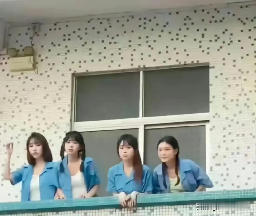 深圳沙井电子厂上班的女工🌹
