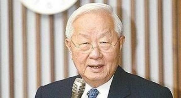 台积电创始人张忠谋曾在《 纽约时报 》采访时说： 美国 要是联合荷兰 、 日本 