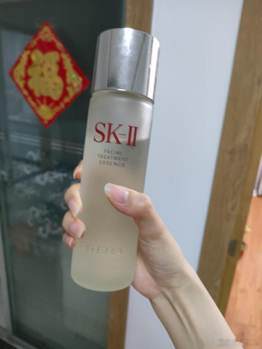 夏天作息不太规律，搭配 sk2 神仙水，出油也不会变得更严重，618价格直接砍半