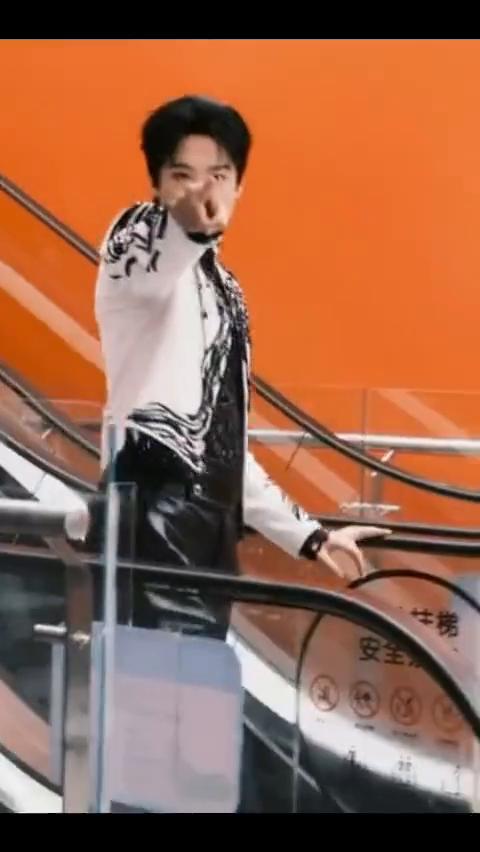 fuck it way young it's just fun。