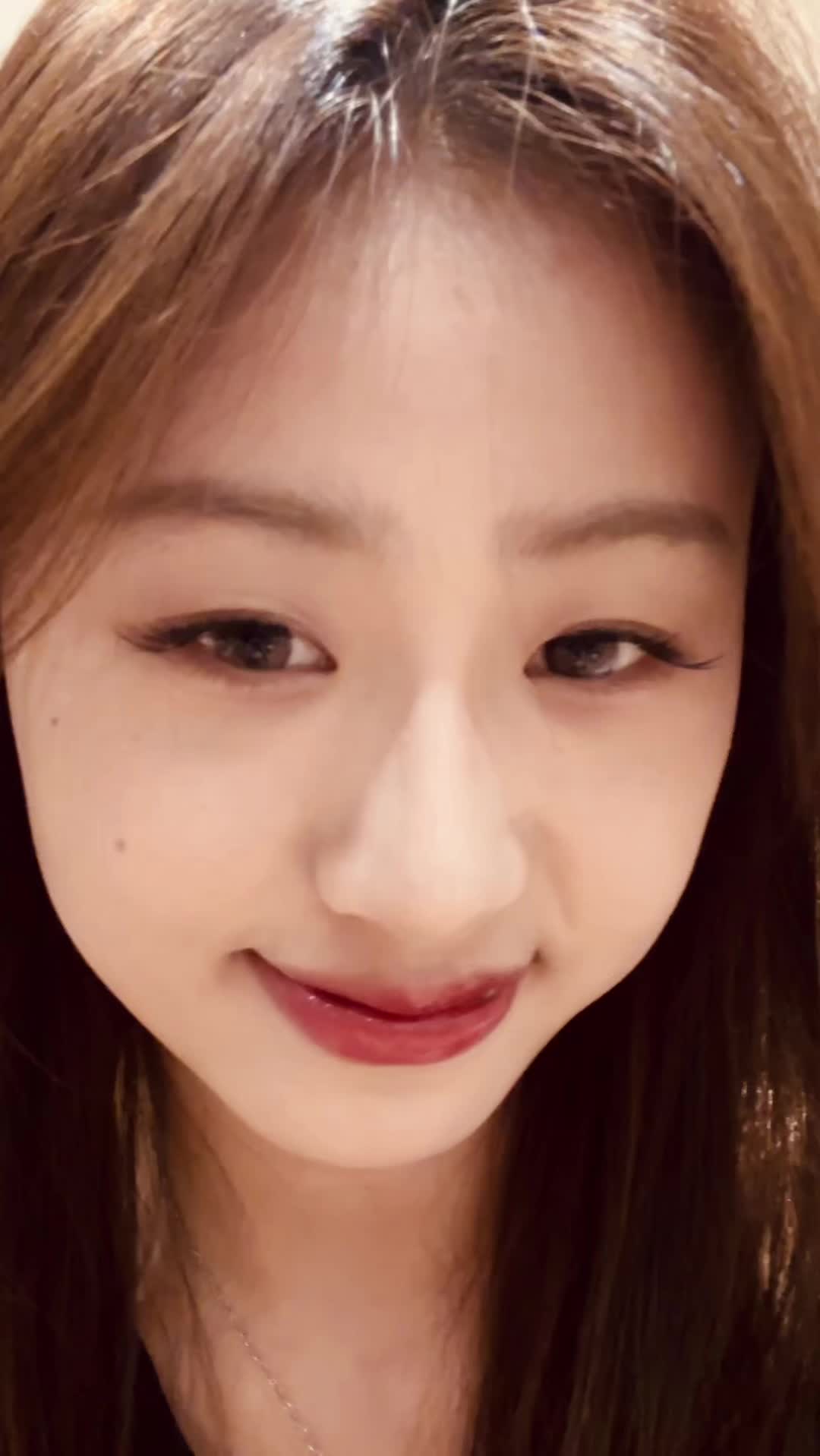 好像每个人都有每个人的心事 睡不着的夜晚 你又在想些什么呢 好像夜晚不...