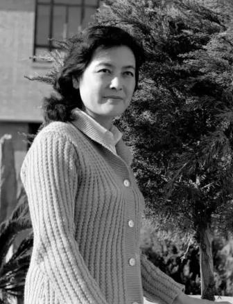 1997年，杨雅琴去世，然而，她的两任丈夫都拒绝出席葬礼，临终之际，她含泪说出：