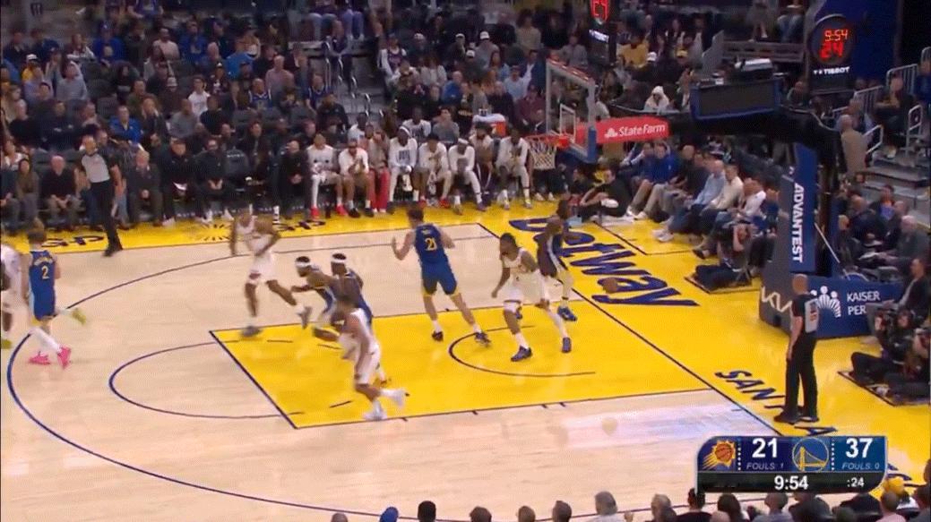 科尔非常不满意追梦这个发球失误 直接暂停 太阳vs勇士 ​​​