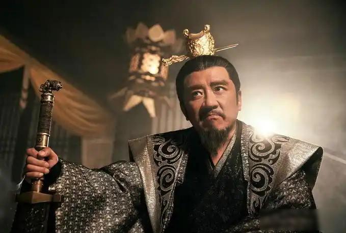 907年，朱温鸩杀唐哀帝，覆唐建梁后，素以好色闻名的他，竟将宠爱的绝色侍妾刘氏，