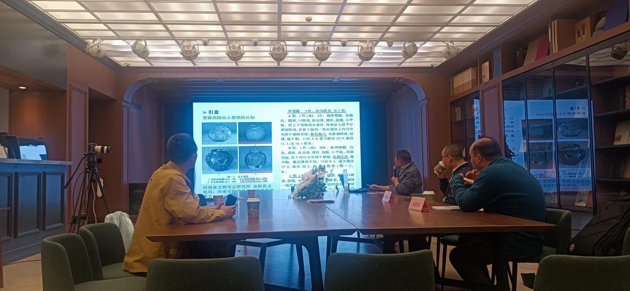 #火砂之舞-古代玻璃艺术展# 今天去北京潘家园的圣佳艺术中心看了这个正观堂和中贸
