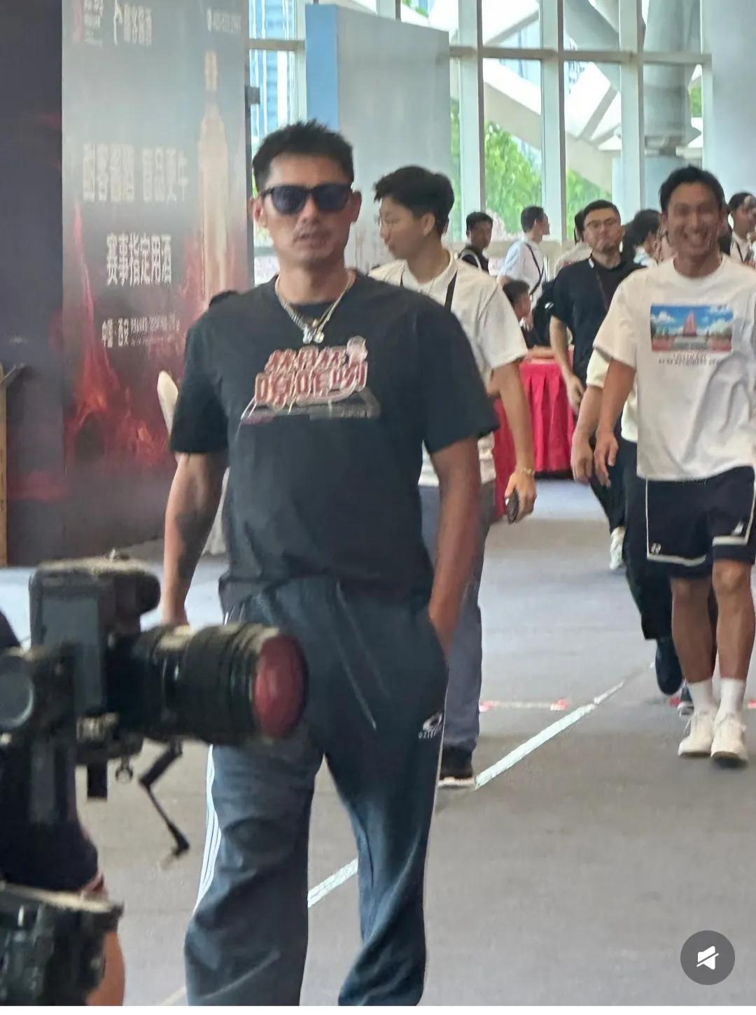 林丹，越老越man，无论是脸还是身材都看着不像奔五的。