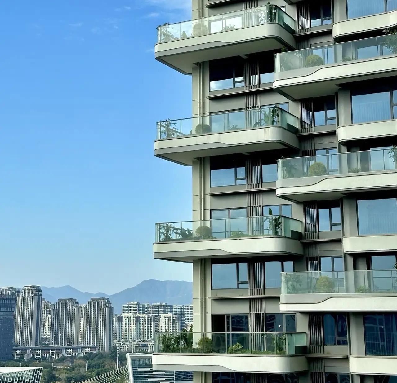 第四代住宅真不建议买！
朋友买了一套第四代住宅，169平米，花了340万，得房