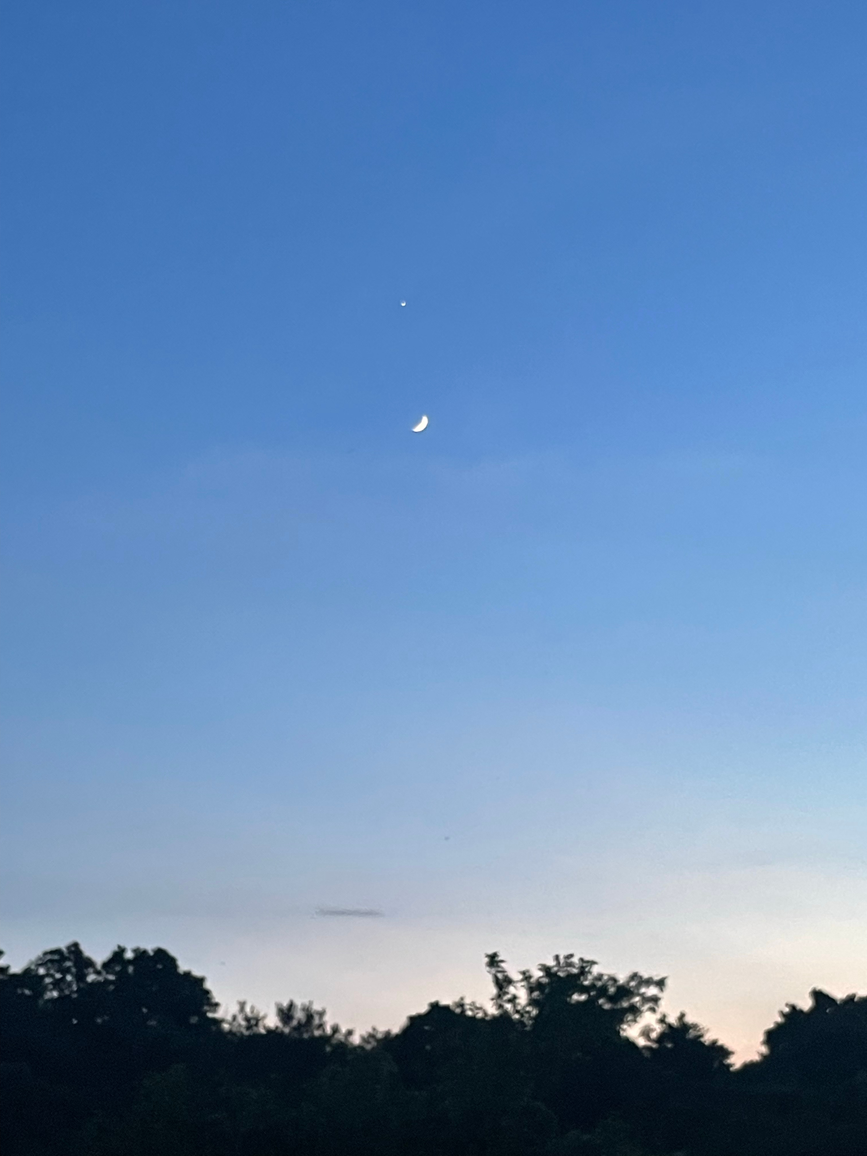 这一波暴跌属于股灾性质！今天企稳，一定是向上，一定是[威武]！ ​​​