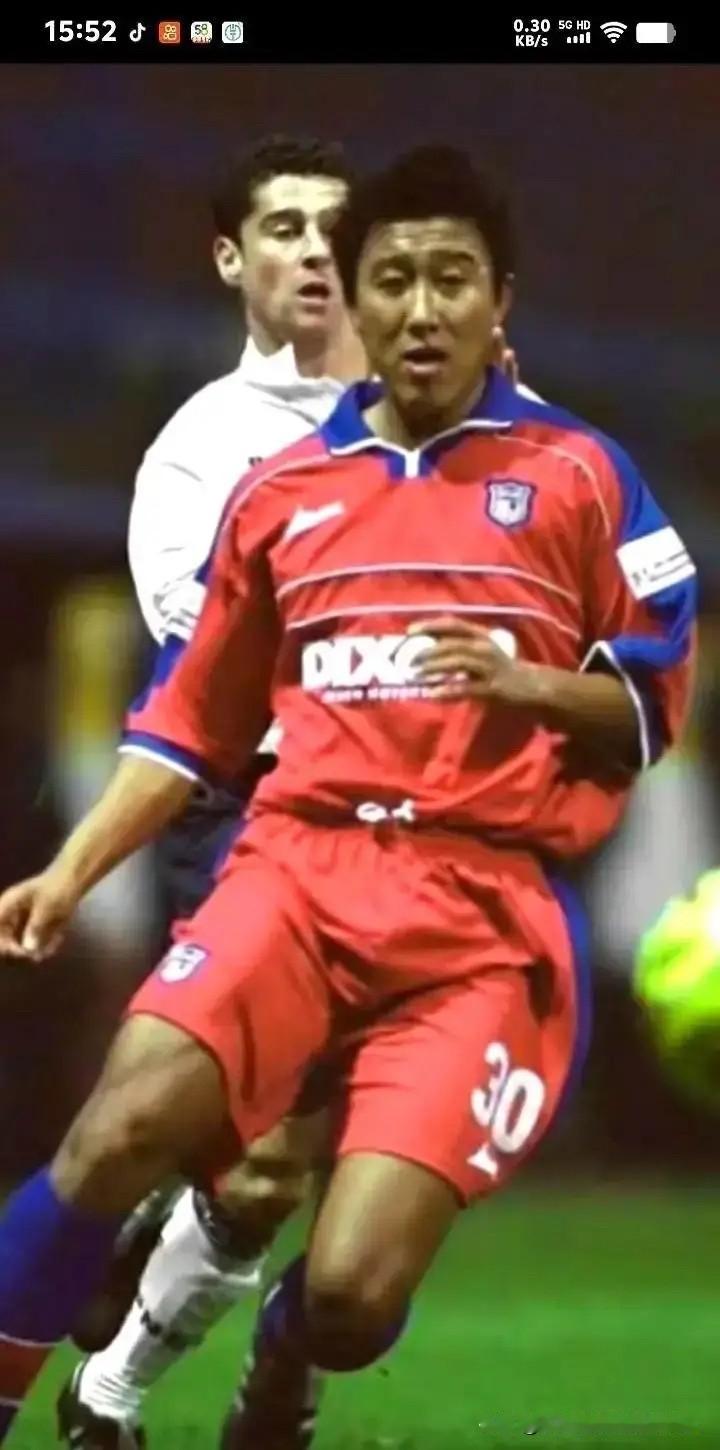 大连两位球员，活成了截然不同的人生。

张恩华退役后没瞎折腾，踏踏实实过日子，人