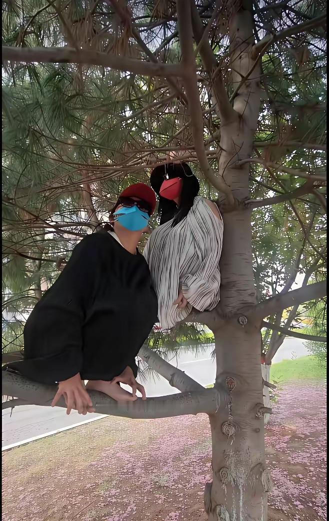 有翅膀的不一定是天使，也可能是个n人。[捂脸]