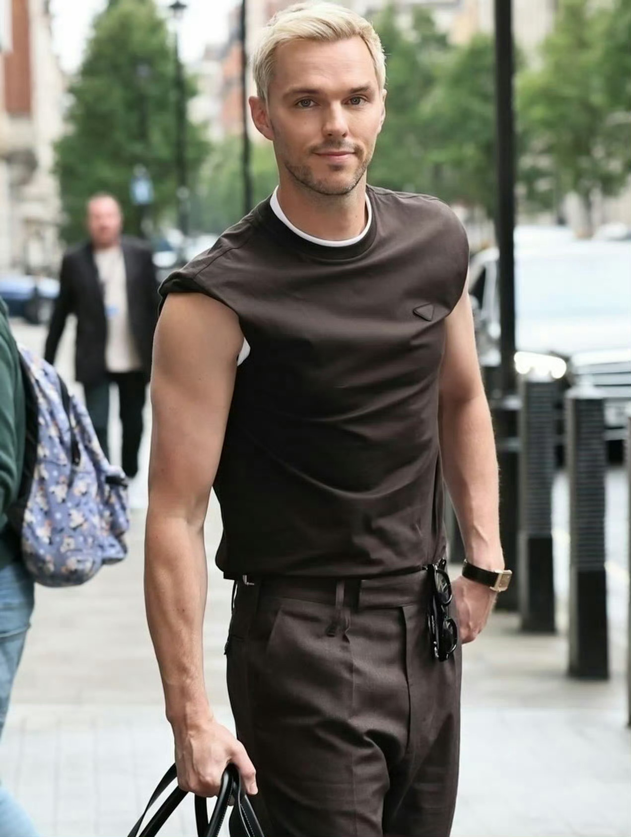 Nicholas Hoult 尼子近期街拍造型 📷 ​​​