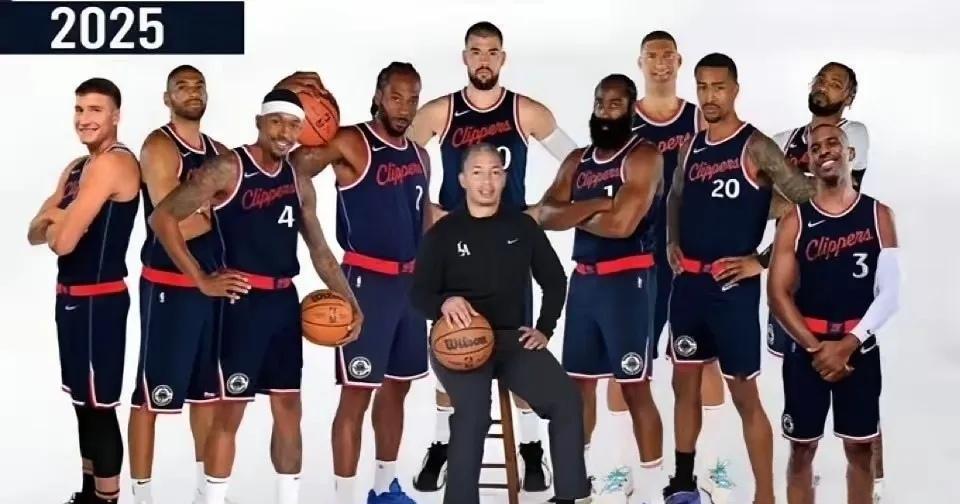 快船崩了，不是输球，是没人想打了。
伦纳德没上，哈登没上，比尔投铁了直接走人，连