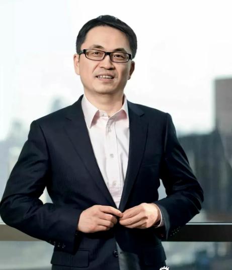 2017年，张磊用531亿资金收购了中国鞋王百丽，而百丽公司的两位创始人也很快套