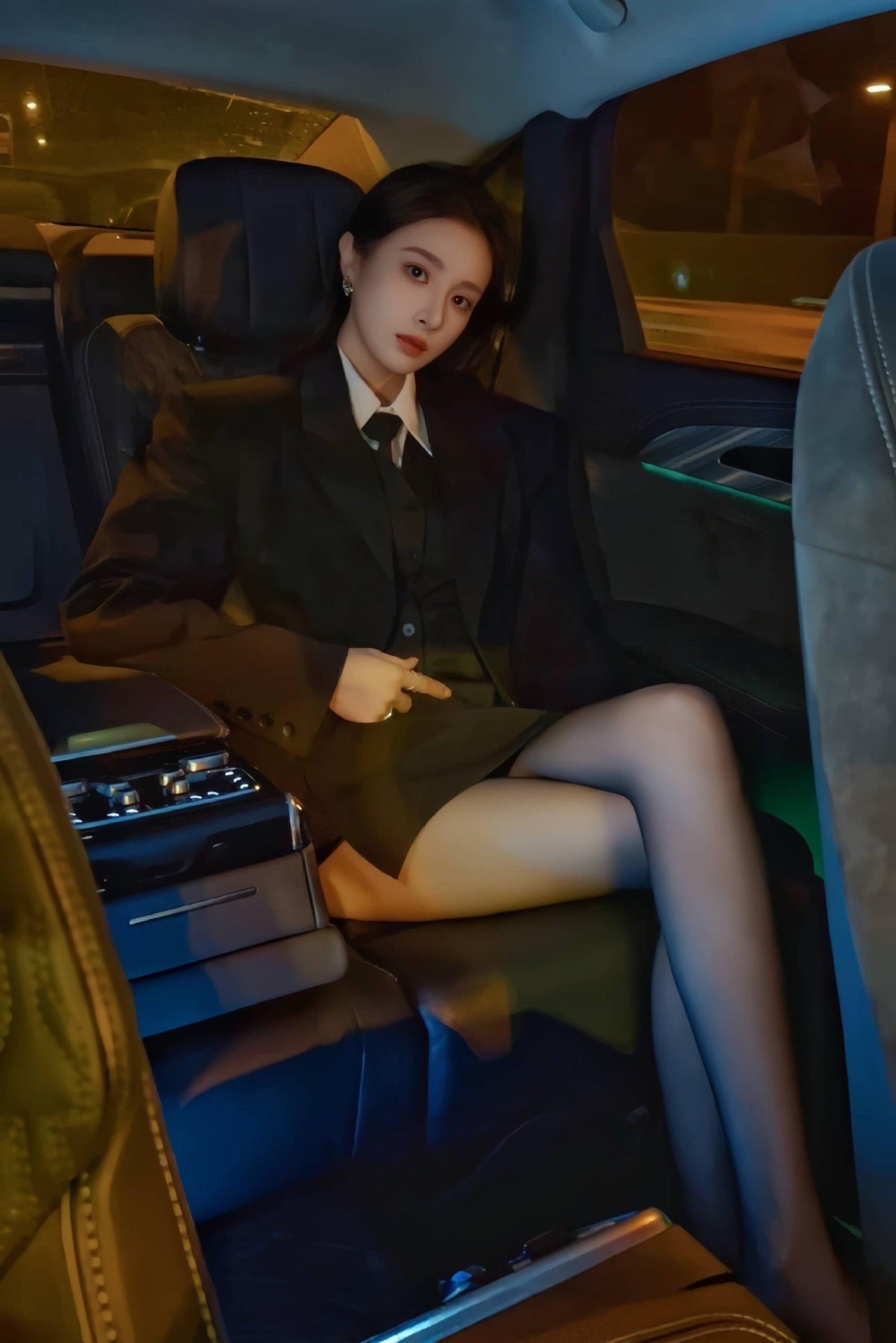 隆妮  长腿黑丝性感风