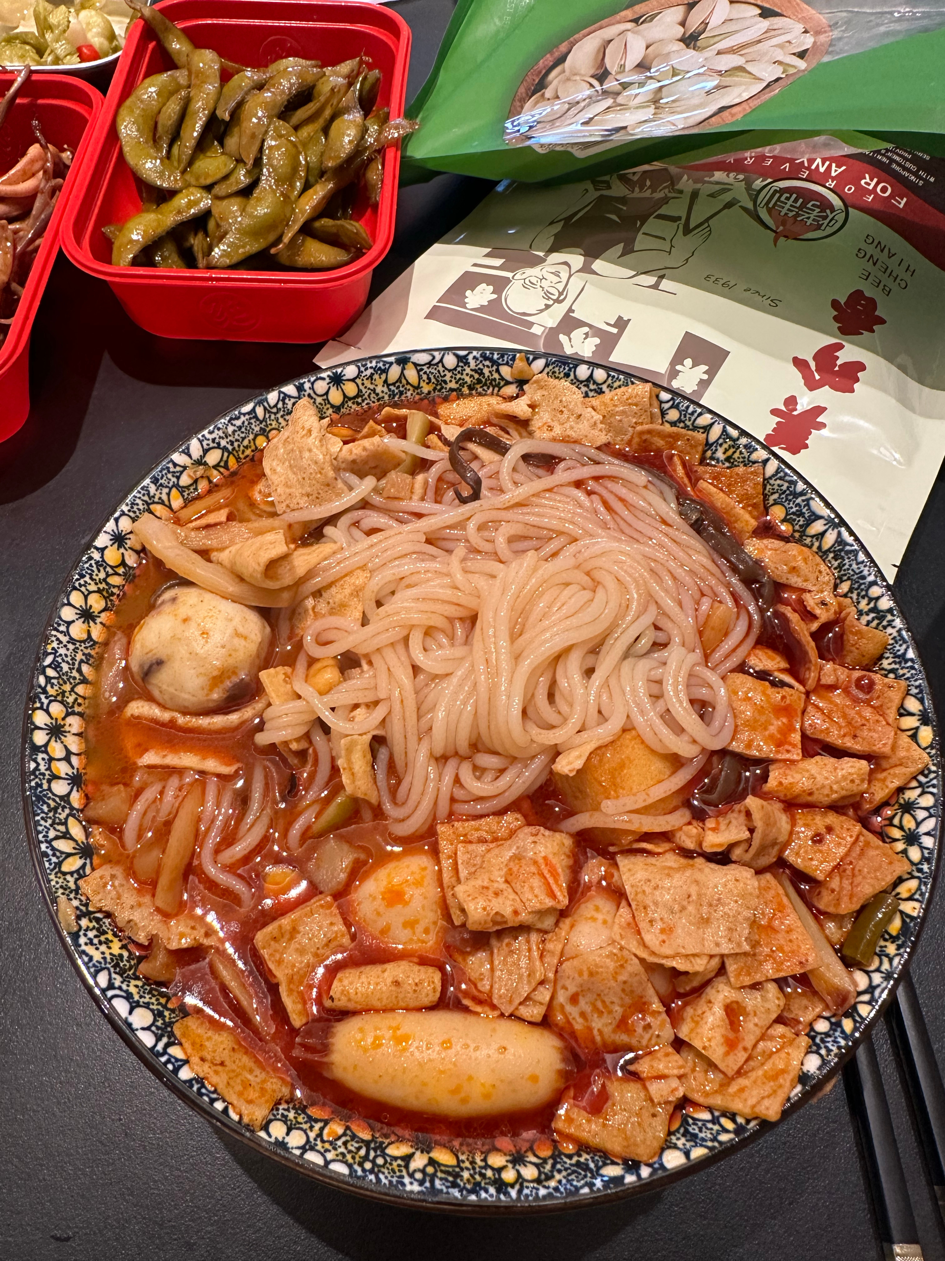 螺蛳粉远销全球30多个国家地区自己做的豪华版螺蛳粉，是不是很有食欲[嘻嘻] ​​