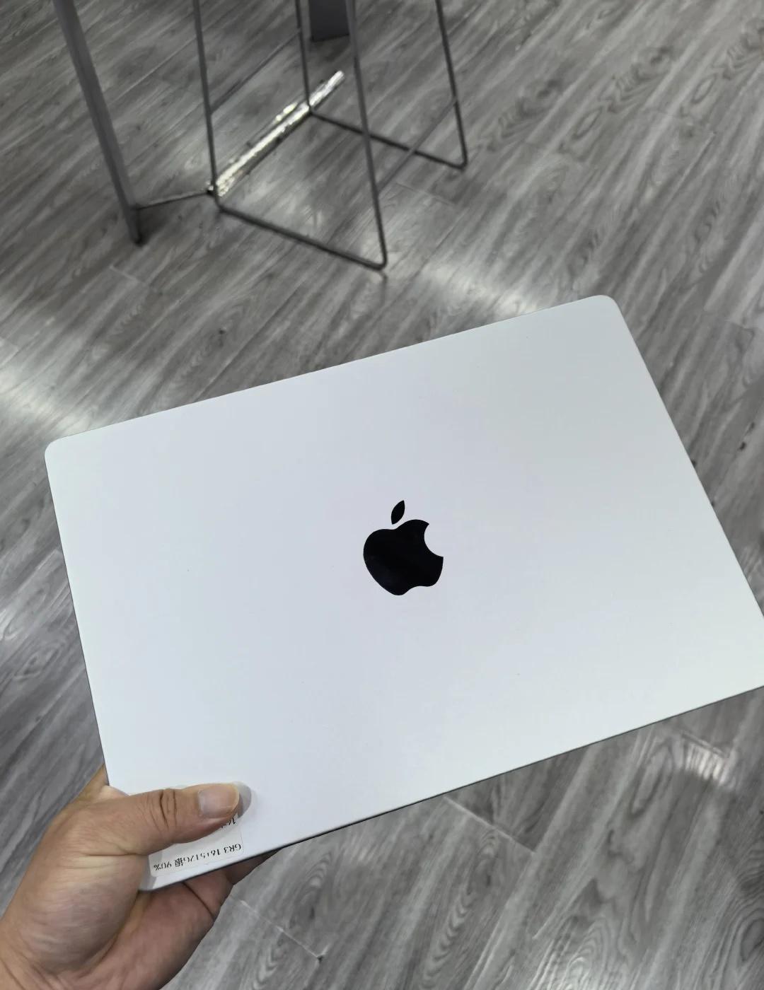 出M1 Pro MacBook 14Pro 苹果高能笔记本
处理器M1 Pro