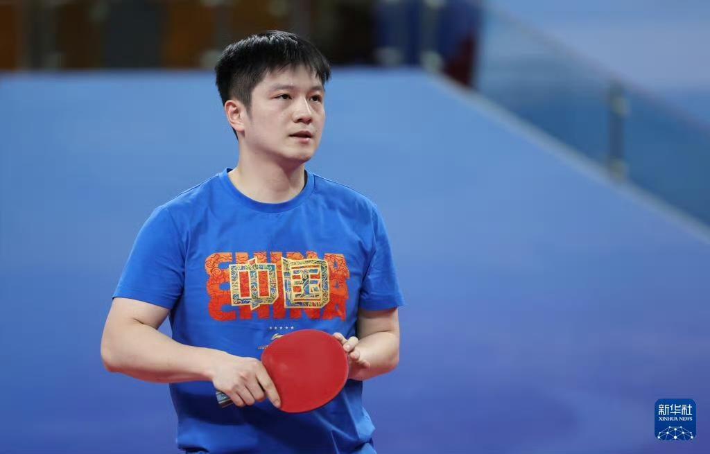 【樊振东缺席伦敦世乒赛团体赛名单，系主动放弃！】
刚刚，国乒公布伦敦世乒赛参赛名